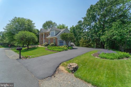 501 Fortress Cir, Leesburg, VA 20175-8928