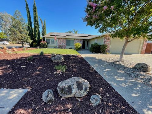 990 Alpine Ave, Manteca, CA 95336-3822