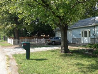 930 105th St, Indianapolis IN  46280-1414 exterior