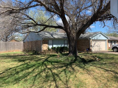 1340 Steinburg Ln, Fort Worth, TX 76134-3404