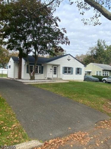 230 Russell Ave, Rahway, NJ 07065-1529