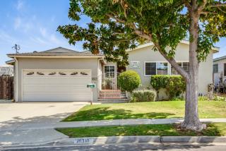 26310 Delos Dr, Torrance CA  90505-7212 exterior