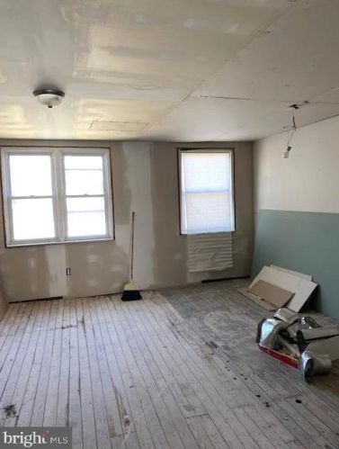 7914 Marsden St, Philadelphia, PA 19136-3247