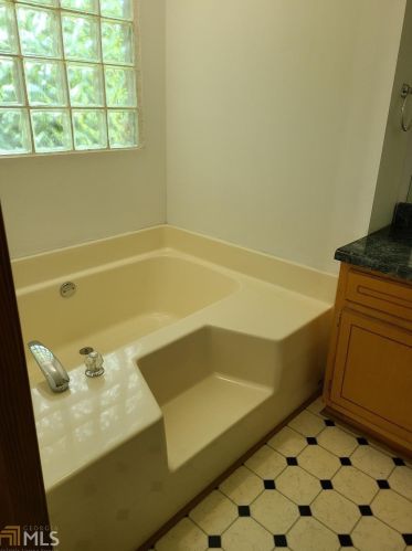 393 Belair Dr, Stockbridge GA  30281-2080 exterior