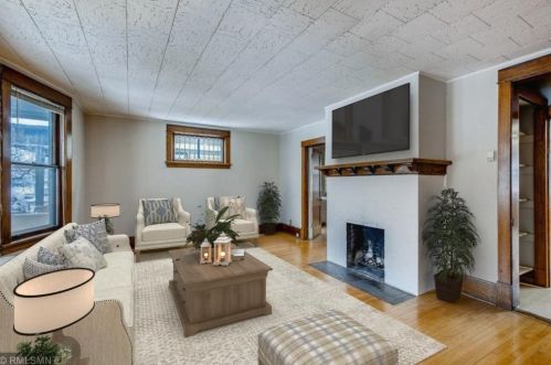 828 Holly Ave, Saint Paul MN  55104-2905 exterior