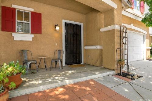 30052 Manzanita Ct, Temecula, CA 92591-5546