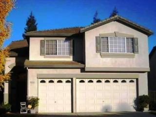 2322 Monument Dr, Lodi, CA 95242-4751