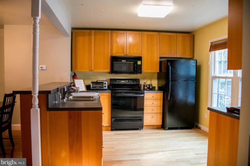 2331 Harleyford Ct, Herndon, VA 20191-2740