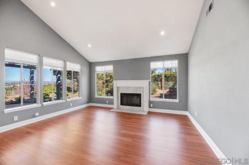 1597 Parkview Dr, Vista CA  92081-8750 exterior