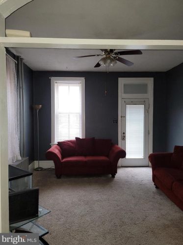 352 2nd St, Harrisburg, PA 17113-2525