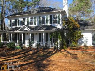 135 Hawthorne Cir, Lagrange, GA 30240-9712