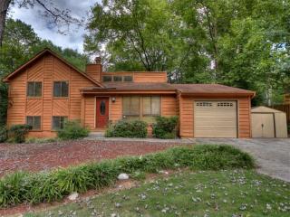 120 Roswell Farms Ln, Roswell, GA 30075-4311