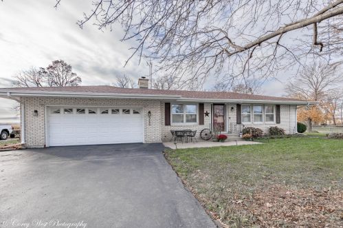 6790 Cherry Valley Rd, Valley View, IL 60145-8008
