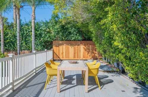 1631 Thompson Ave, Glendale CA  91201-1231 exterior