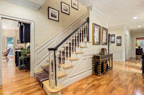 250 Cameron Ridge Dr, Atlanta GA  30328-4709 exterior