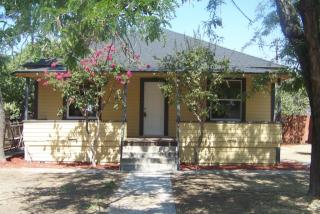 935 Yosemite Ave, Madera, CA 93637-4554