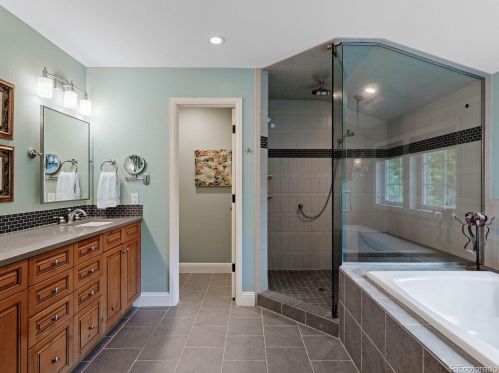 6940 Olive Way, Englewood CO 80112-1124 exterior