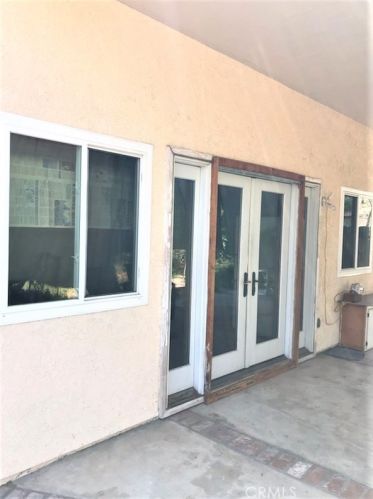 3416 Siskiyou Cir, Riverside CA  92503-4664 exterior