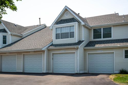 12523 Pacific Cir, Aurora CO 80014-5380 exterior