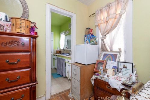 913 Maple St, Glendale CA  91205-1828 exterior