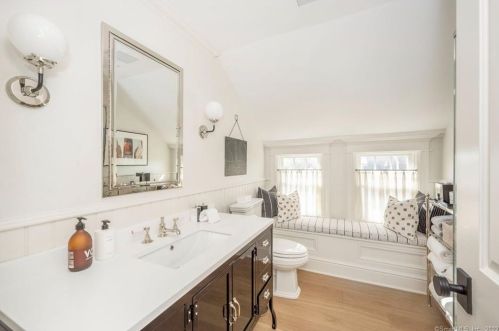 124 Havemeyer Pl, Greenwich CT  06830-6332 exterior