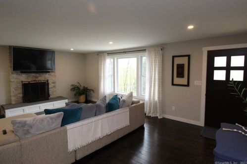 75 Ridge Dale Rd, Upper Stepney CT  06468-1244 exterior