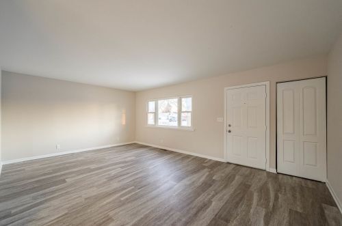 313 Arrowhead St, North Aurora, IL 60542-1330
