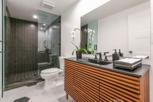 3579 Pontiac St, Glendale CA  91214-1822 exterior