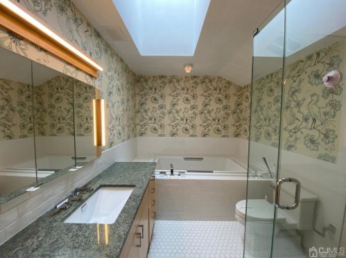 252 Sayre Dr, Princeton NJ  08540-5841 exterior