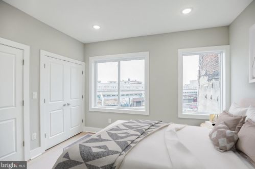 2216 Emerald St, Philadelphia, PA 19125-1544