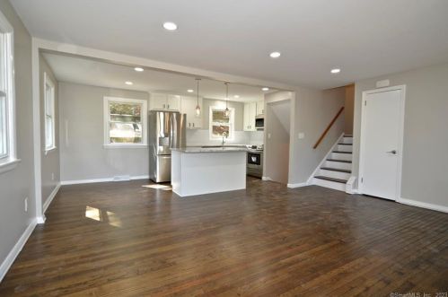 82 Shelley Ln, Glastonbury, CT 06033-1135