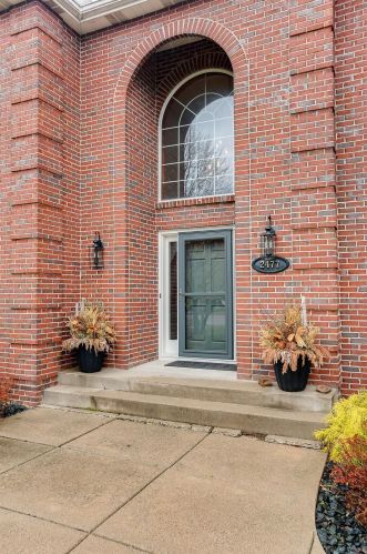 2477 Bridgeview Ct, Saint Paul, MN 55120-1610