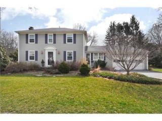 16 Meadowbrook Dr, Barrington, RI 02806-3742