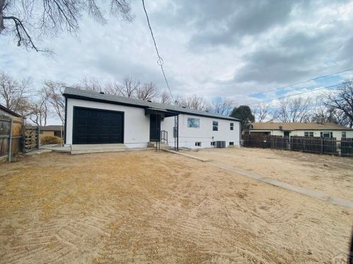 1513 Alexander Cir, Pueblo CO  81001-2024 exterior