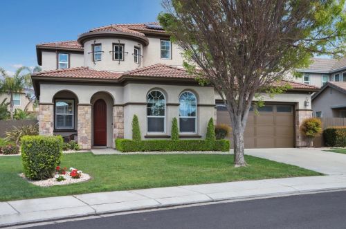 1021 Hickory Hollow St, Manteca, CA 95336-8298
