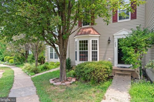 3659 La Harve Pl, Woodbridge, VA 22192-8406