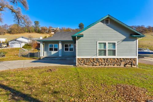 18314 Hidden Valley Rd, Middletown, CA 95467-8040