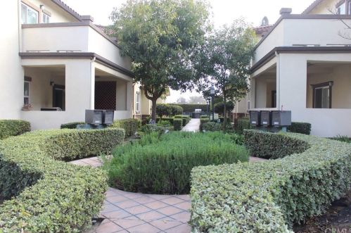 12382 Arrowhead St, Stanton, CA 90680-3807