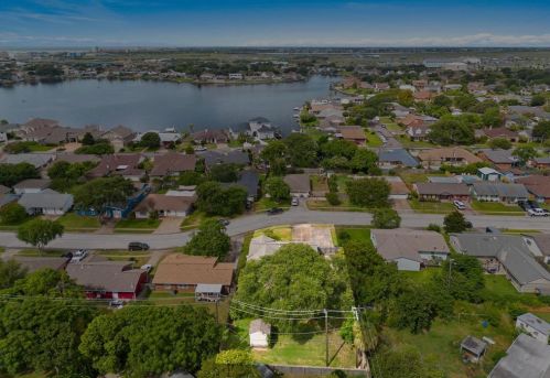 2702 Pine St, Galveston, TX 77551-1538