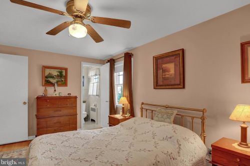 966 Mccosh St, Hanover PA 17331-1833 exterior