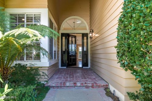 1410 Lafitte Dr, Calabasas, CA 91377-4700