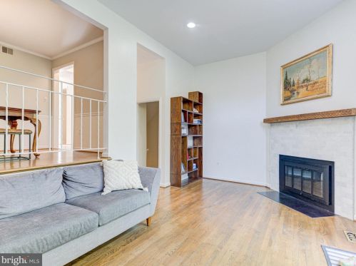 5271 Bradgen Ct, Springfield VA  22151-3505 exterior