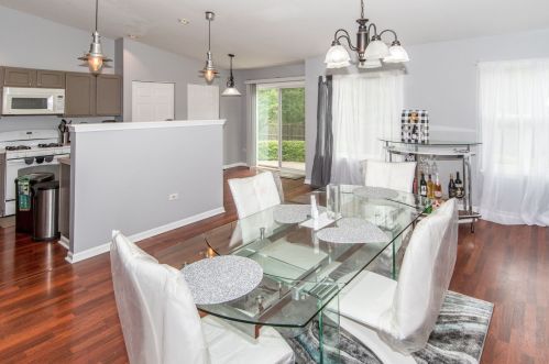 10 Picnic Ct, Lemont IL 60490-6542 exterior