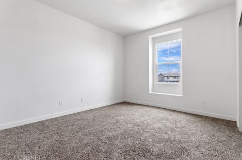 44015 Moccasin Pl, Lancaster CA  93536-6857 exterior