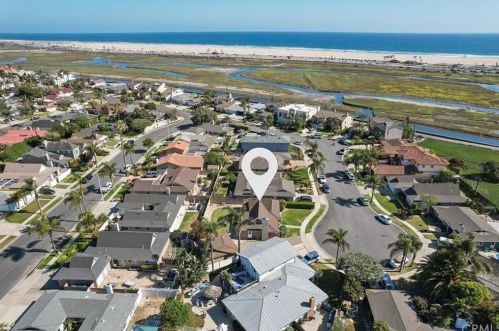 22022 Hula Cir, Huntington Beach, CA 92646-8319