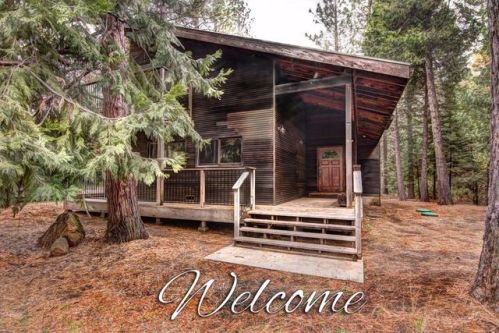 1991 Rock Creek Rd, Virner, CA 95634-9767