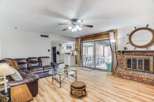 2049 Christie Ln, Carrollton TX 75007-3509 exterior