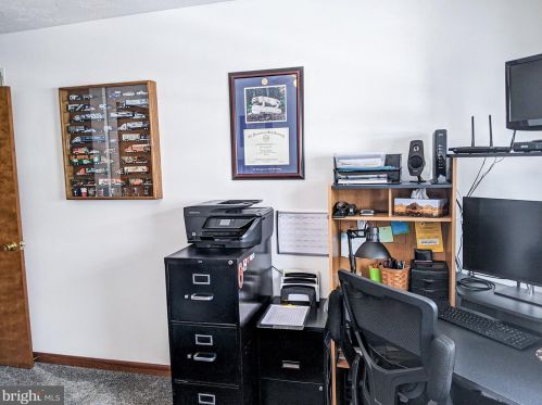 18 Sycamore Ln, Hanover PA 17331-4937 exterior