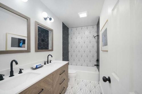 6307 Cannonleague Dr, Austin TX  78745-4916 exterior