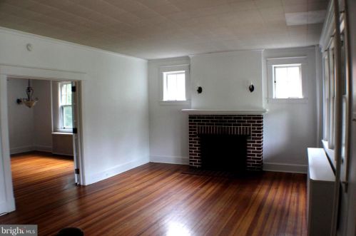 1311 Rose Ave, Lancaster, PA 17601-4323